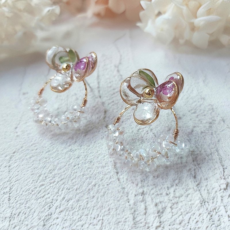 First blooml handmade earrings dried flowers Japanese resin 14k gold-plated ear needles/ Clip-On birthday gift - Earrings & Clip-ons - Resin Multicolor