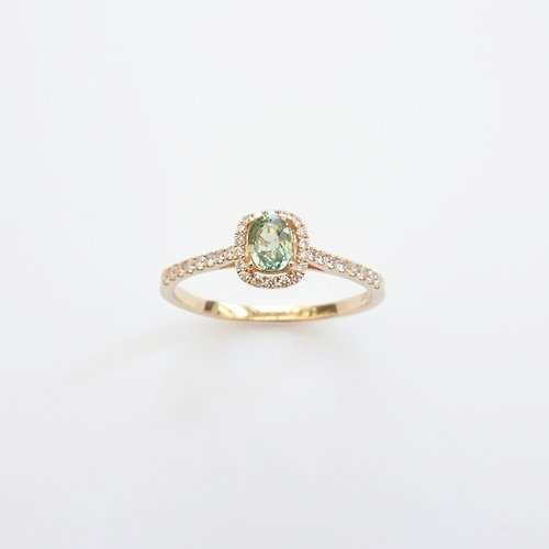 Joyce Wu Handmade Jewelry 天然橢圓形綠色剛玉 微鑲鑽石 純 18K 金戒指 | 客製手工 復古