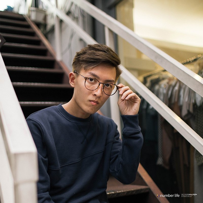 number life Splice Sweater stitching crew neck sweater Navy | HongKong Brand | Minimalist - เสื้อฮู้ด - ผ้าฝ้าย/ผ้าลินิน สีน้ำเงิน