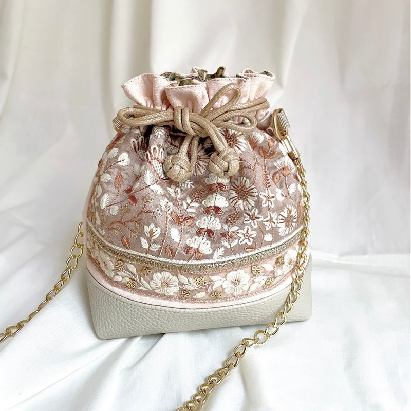 Indian embroidery trim / bucket bag - กระเป๋าแมสเซนเจอร์ - หนังเทียม สึชมพู