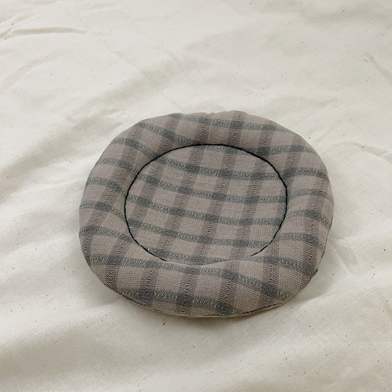 Fast shipping l Plaid fat coaster mat round coaster handmade coaster gift - Coasters - Cotton & Hemp Khaki