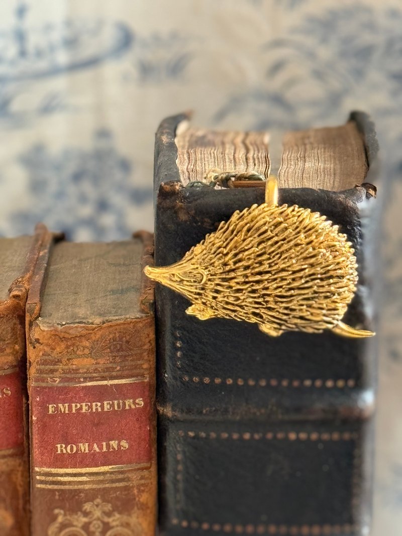 40529-Rare French beautiful brass-plated hedgehog bookmark - ที่คั่นหนังสือ - ดินเผา 