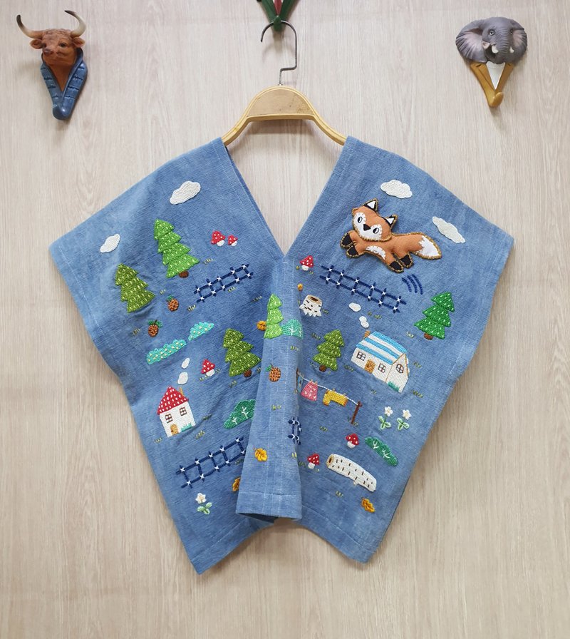 Hand Embroidery Blouse, Cotton Fabric, Fox, Leaf, Mushroom - Women's Tops - Thread Blue