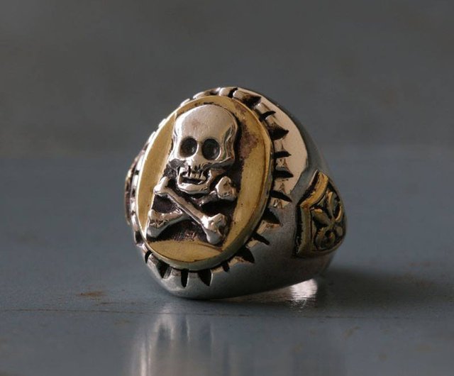 Mexican Biker Ring sterling silver Vintage skull crossbones pirate