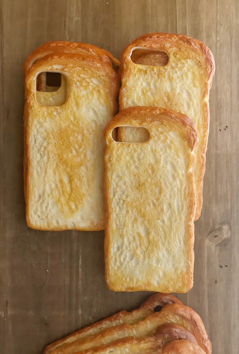 Toast iPhone case - เคส/ซองมือถือ - ดินเหนียว สีนำ้ตาล