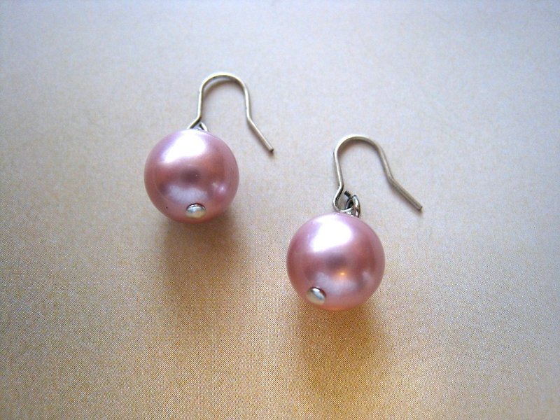 Silky Pearl Pierced Earrings / 10mm : Pink Bridal* - Earrings & Clip-ons - Pearl Pink