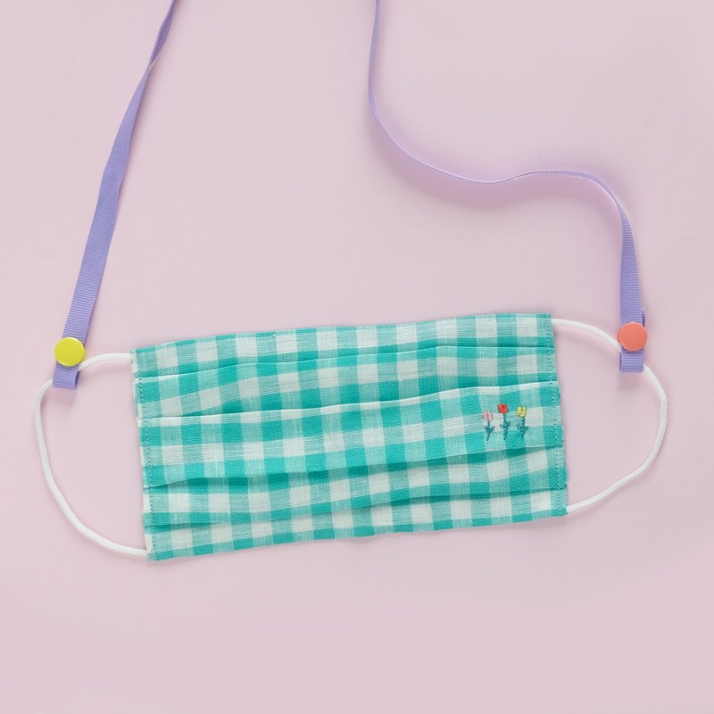 ผ้าฝ้าย/ผ้าลินิน หน้ากาก สีเขียว - Green Gingham Linen Mask with Neck Strap - Hand Embroidered Tulip