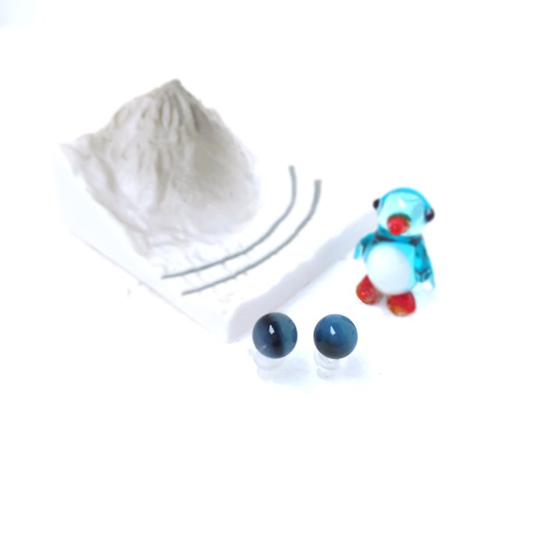 Moon Blue simple stud earrings｜Pierced earrings｜Natural Onyx