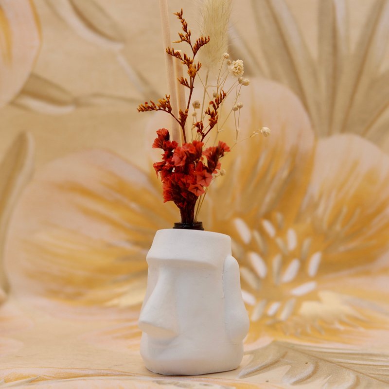 交換禮物 摩艾永生花香氛瓶 - 香薰/精油/線香 - 其他材質 白色