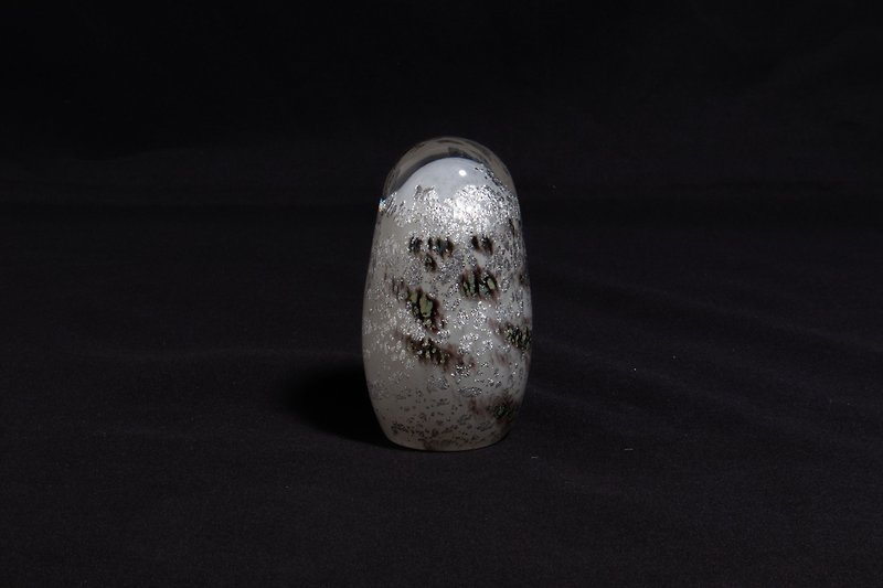 黒と白の銀箔の卵飾り - 置物 - ガラス ブラック
