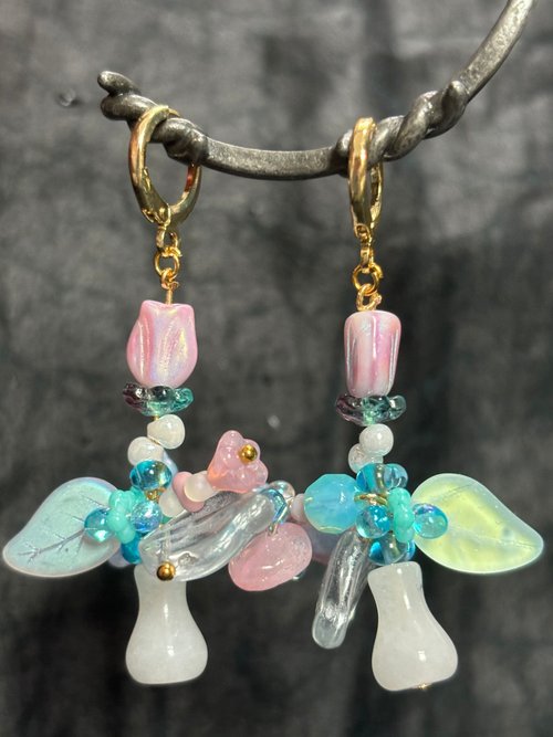 オリジナルチェコビーズピアス、フラワーピアス、ハンドメイド