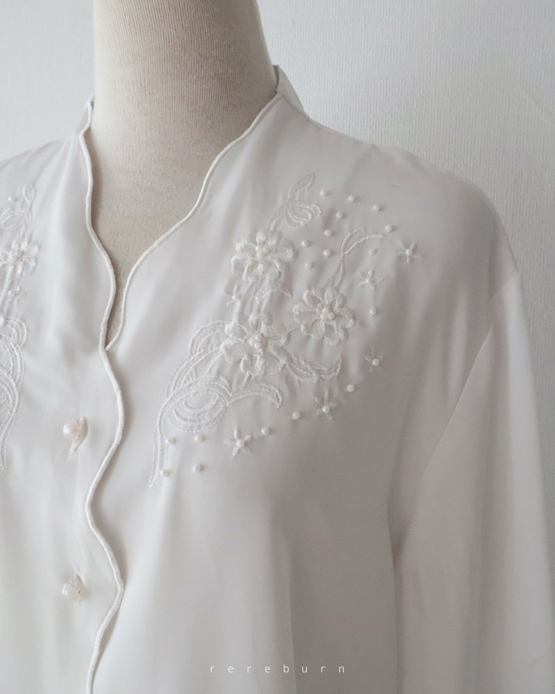 Vintage Embroidered Collar Loose European-Style Long-Sleeved White Vintage Shirt - Women's Shirts - Polyester White