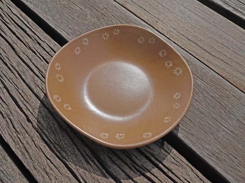 Acacia Tree Plate/Taiwan Plant Series - Plates & Trays - Pottery Brown