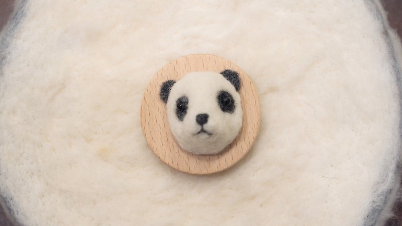 Panda magnets/pins can be customized - Badges & Pins - Wool 
