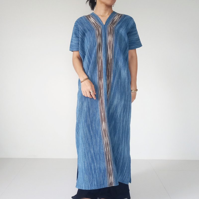 草木染めコットンの手織りワンピース / 藍段染め / タイ カレン民族 / 絣染め ikat - 洋裝/連身裙 - 棉．麻 藍色