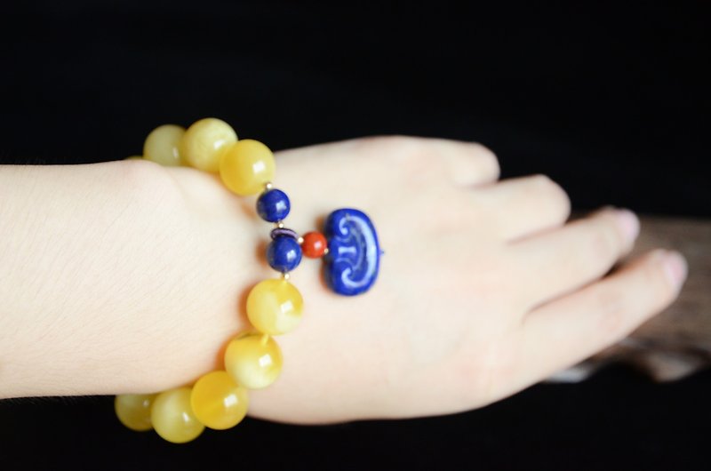 [Ruyi] Amber natural organic gemstone natural amber natural lapis lazuli vintage classical bracelet - Bracelets - Gemstone Yellow