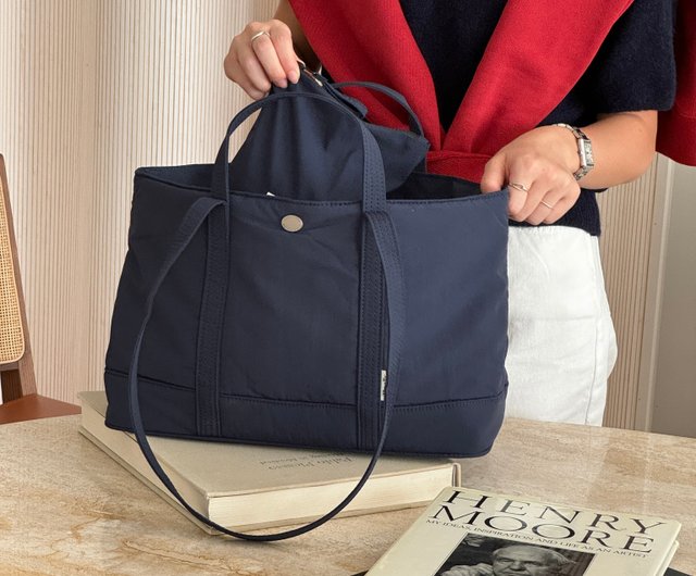 ★THE ALLY★送料込★韓国★人気★正規品★MOLLY BAG+inner bag The Ally from Korea | MOLLY BAG with makeup pouch | Navy
