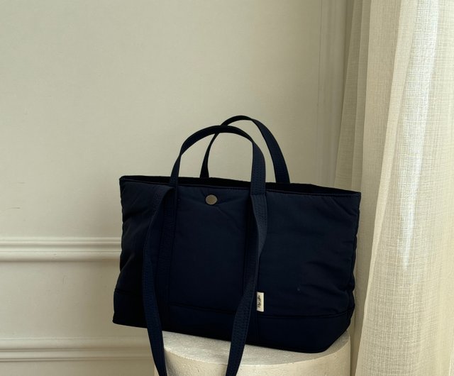 The Ally from Korea | MOLLY BAG with makeup pouch | Navy
