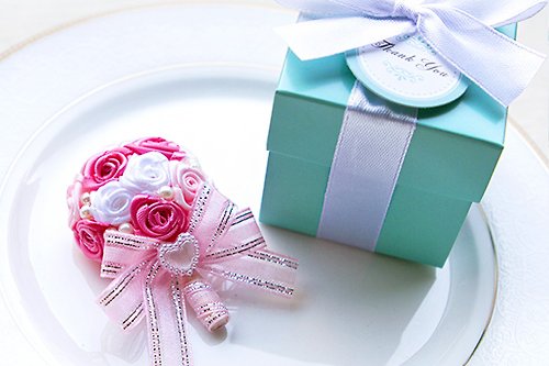 幸福朵朵 婚禮小物 花束禮物 Tiffany盒裝 實用小捧花磁鐵 (2色可挑) 伴郎伴娘禮 驚喜抽獎