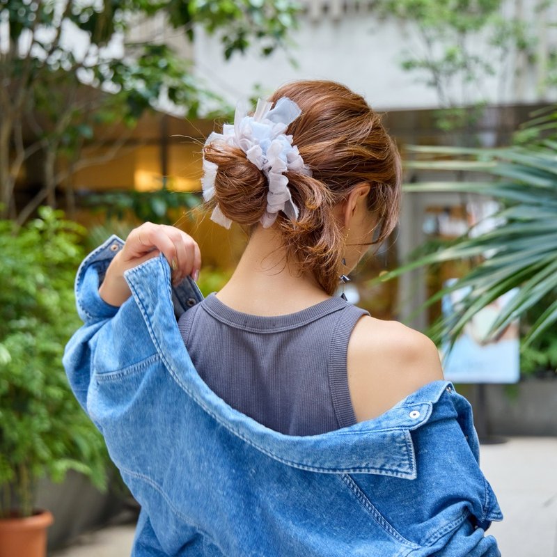 ソルト | 彩る咲き編みシュシュ - ヘアアクセサリー - ポリエステル ホワイト