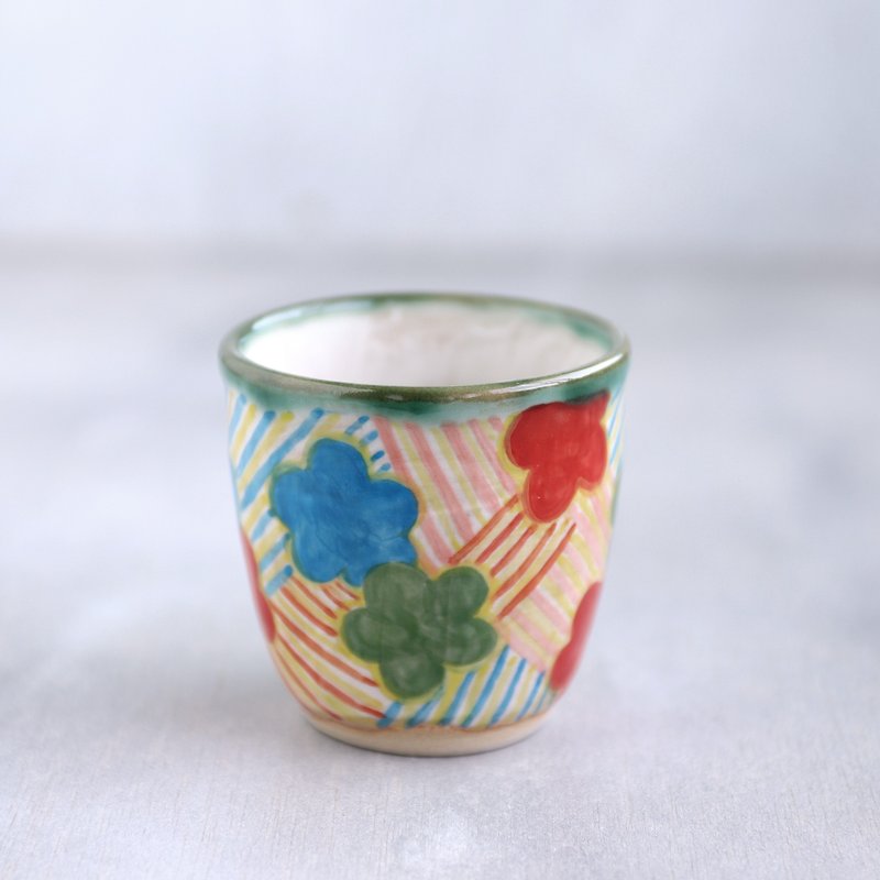 Color picture cup with plum blossom scattered diagonal lines / red blue green - Cups - Pottery Multicolor