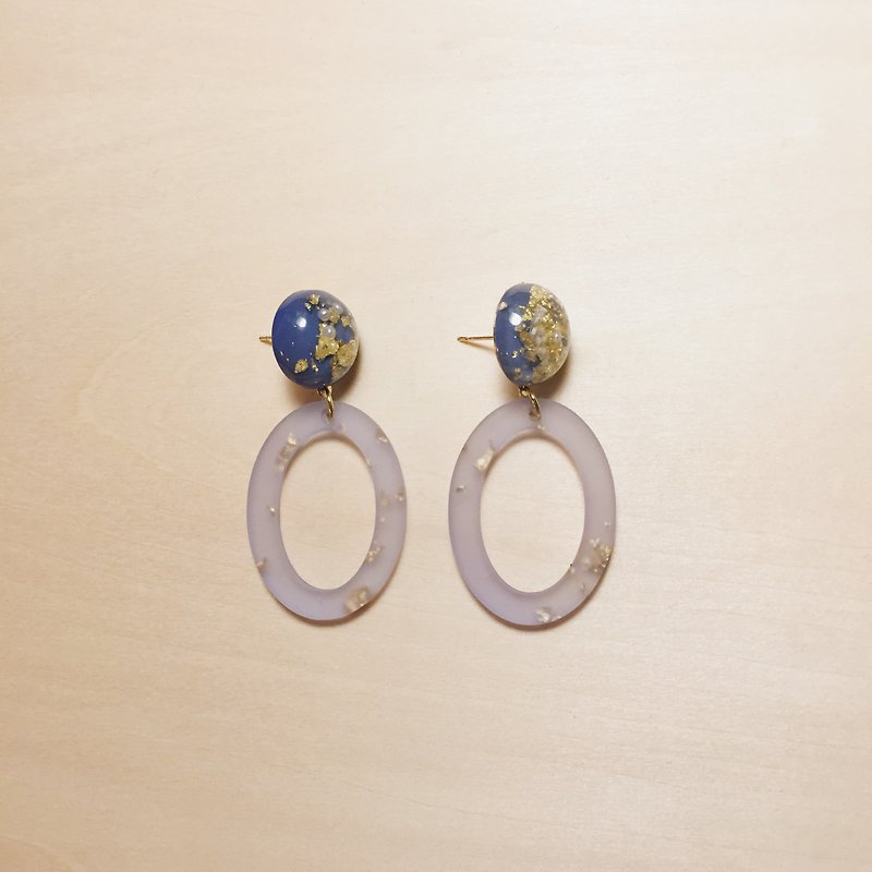 Vintage fog blue pearl balls gold foil hollow oval earrings