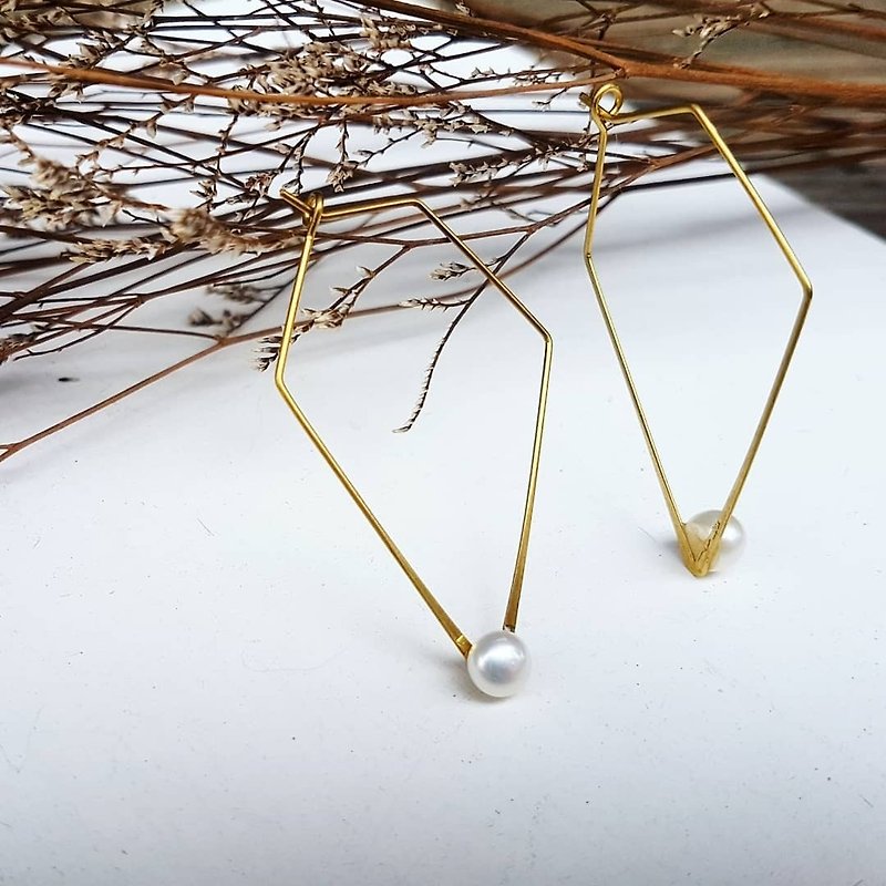 銅手作_幾何造型天然珍珠銅耳環 - 耳環/耳夾 - 珍珠 白色