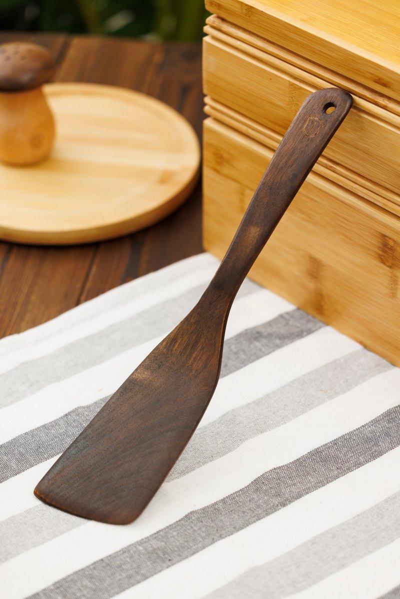 Islandoffer Black walnut high-heeled oblique shovel (1pc) - Ladles & Spatulas - Wood Gold