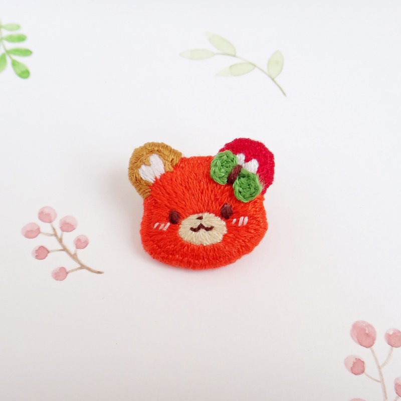 Embroidery pin / November birthday bear / maple leaf / safety pin - เข็มกลัด/พิน - งานปัก สีส้ม