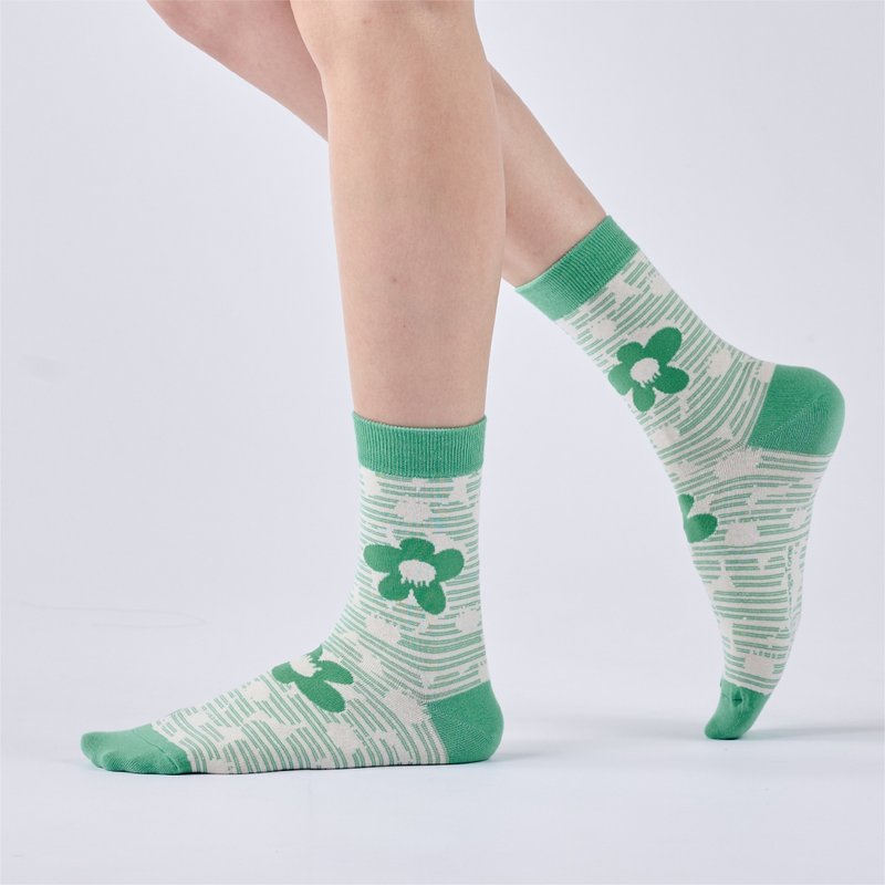 冬日的浮光掠影 中筒襪 - 淺綠(M) - 襪子 - 棉．麻 綠色