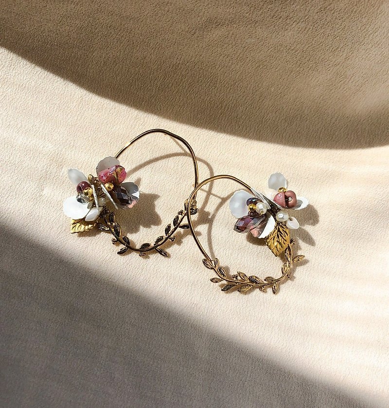 FOREST WHISPERS -Vine Pearl Ear Pins