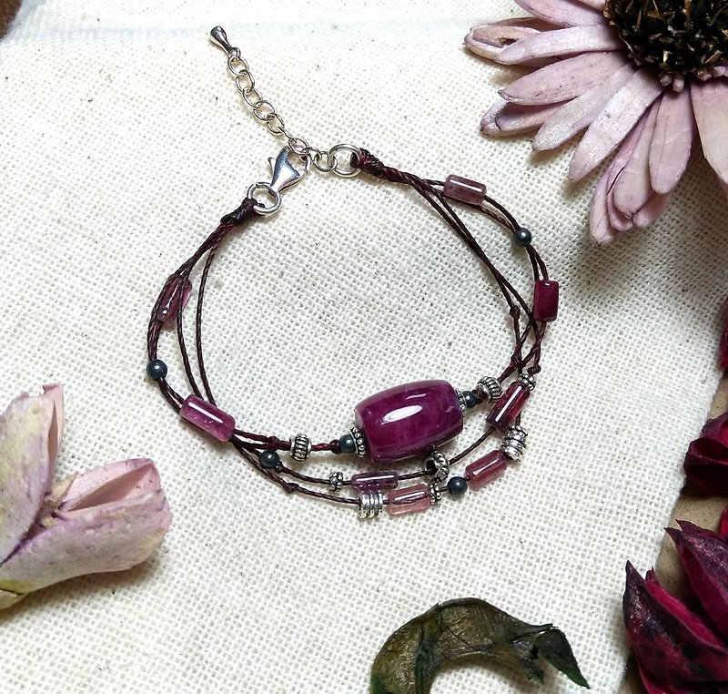 Ruby barrel bracelet design --- South American wax / natural stone - Bracelets - Gemstone Red