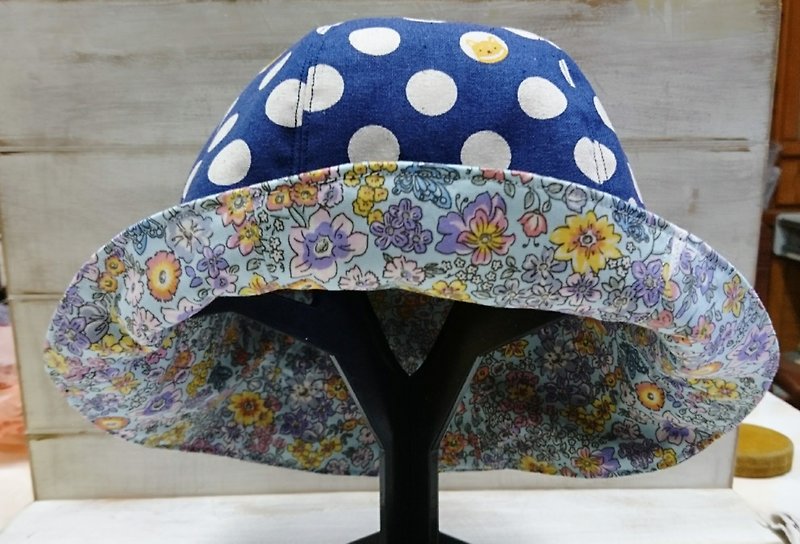 Custom-made - Little Yellow Dog Dot & Bird Flower Sketch Double-sided Cap (54cm) - Hats & Caps - Cotton & Hemp Multicolor