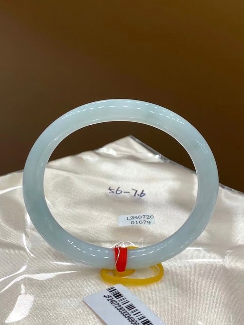 Good Morning Studio 冰種翡翠天然翡翠玉鐲A玉手鐲 玉鈪 • 冰種粉藍翡翠貴妃鐲