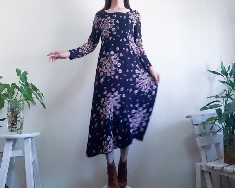 LAURA ASHLEY 復古黑色紫色碎花連身裙 高腰連身裙 S 碼日本 9 - 洋裝/連身裙 - 聚酯纖維 黑色