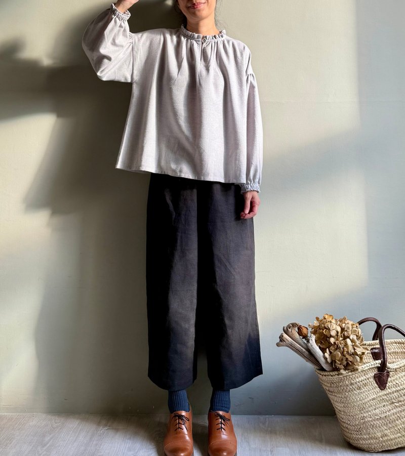 溫柔晨光/薏仁灰人字色織荷葉小立領開扣細摺長袖/澎澎袖上衣 - 女上衣/長袖上衣 - 棉．麻 