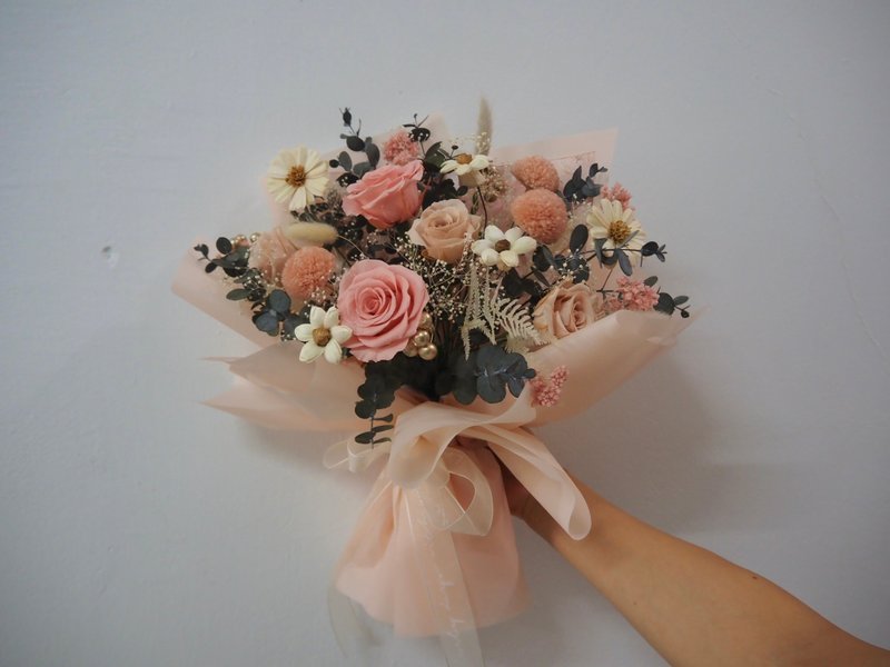 Heart flowers bloom in pink bouquets_Erwu Flower House - ช่อดอกไม้แห้ง - พืช/ดอกไม้ สึชมพู