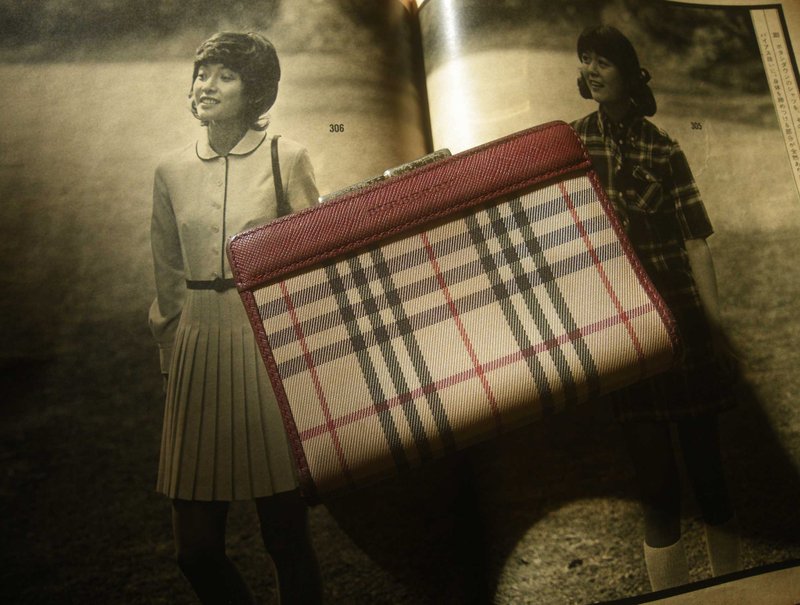 【老時光 OLD-TIME】早期二手老包BURBERRY短皮夾 - 居家收納/收納盒/儲物盒 - 其他材質 多色