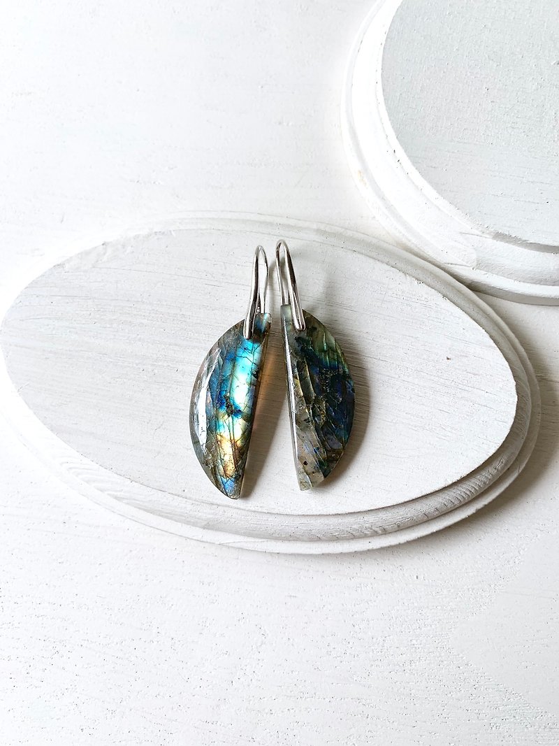 Labradorite earring - 耳環/耳夾 - 半寶石 藍色