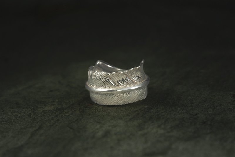 925 Sterling Silver Extra Large Feather Ring Right - แหวนทั่วไป - เงินแท้ สีเงิน