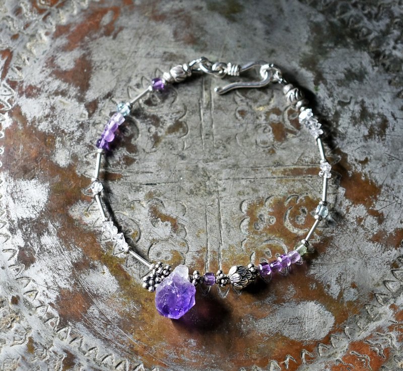 A Delicate Bracelet Featuring Rough Amethyst, Lotus and Indian Silver Flowers, Fluorite, Herkimer Diamonds, and Fine Silver Tube Beads - สร้อยข้อมือ - โลหะ สีเงิน