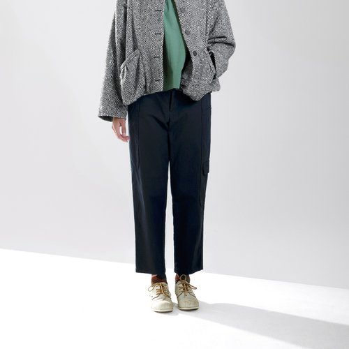 And by tan&luciana 左右口袋不對稱休閒長褲