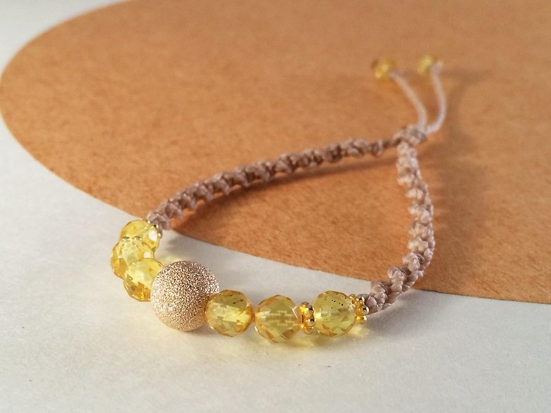 Baltic amber ◇ K14GF macrame bracelet - สร้อยข้อมือ - เครื่องเพชรพลอย สีเหลือง