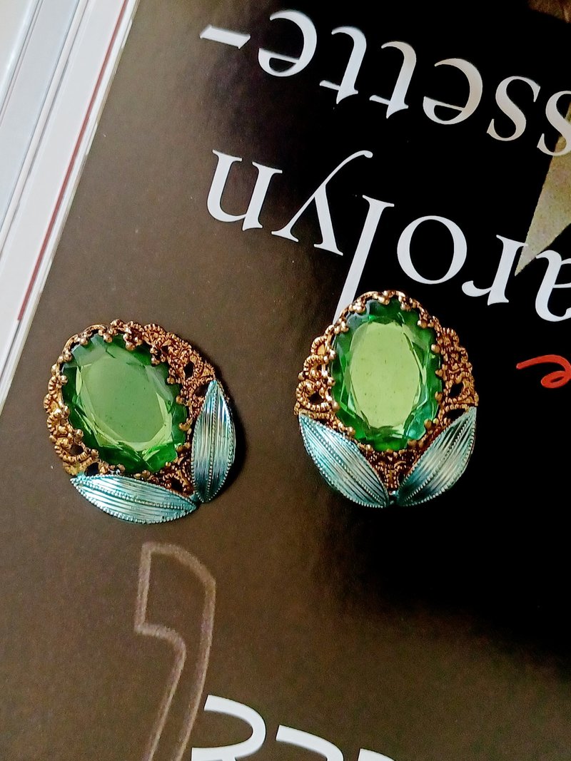 vintage jewelry  西德製 金色花絲綠色水鑽琺瑯 夾式耳環 - 耳環/耳夾/耳骨夾 - 其他金屬 