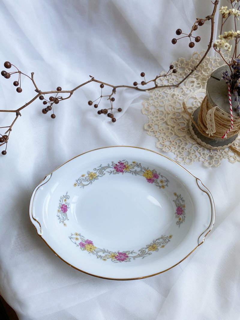 [Good Day Fetish] Japan brings back the retro flower and leaf pattern curry stew plate from the Showa era - Plates & Trays - Porcelain White