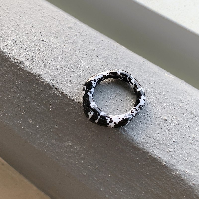 潑墨點點壓克力戒指 Marble stain Ring - General Rings - Acrylic Multicolor