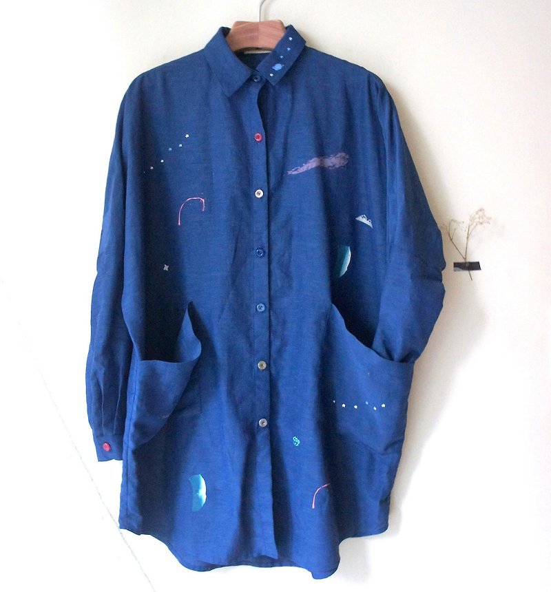星空青いシャツ/ボタンダウンシャツを着色した快適な柔らかい素材 - シャツ・ブラウス - その他の素材 ブルー