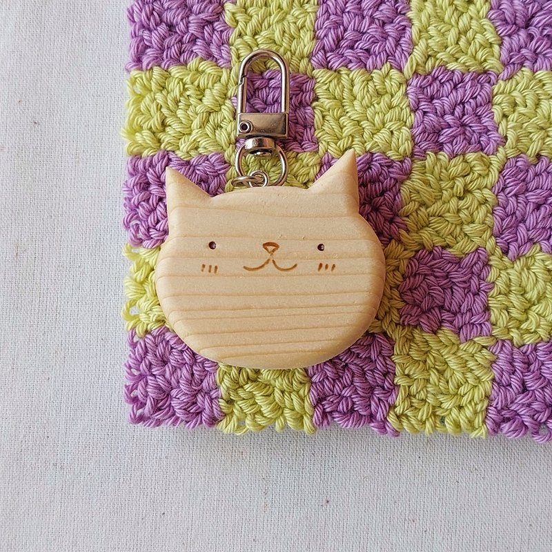 Handmade wooden keychain cat head - Charms - Wood Brown