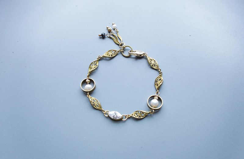 Dew - bracelet - Bracelets - Pearl White