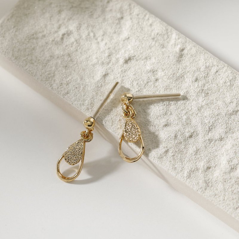 twin drops GD - Crystal post earrings with two swaying drops, gold - ต่างหู - โลหะ สีทอง